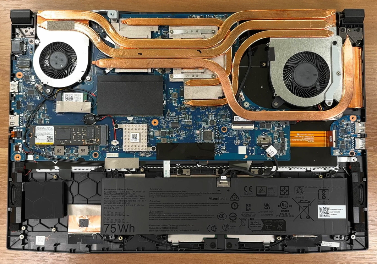 Internal Photo of MSI Katana A15, A17 B8V B12V B13U B13V HX B14W blue backlit US keyboard (Katana 17 HX B14W)